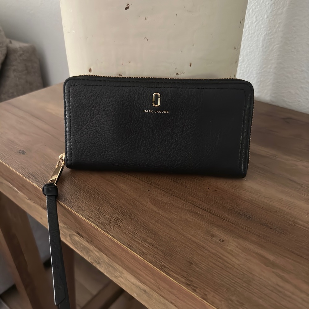 Marc Jacobs wallet